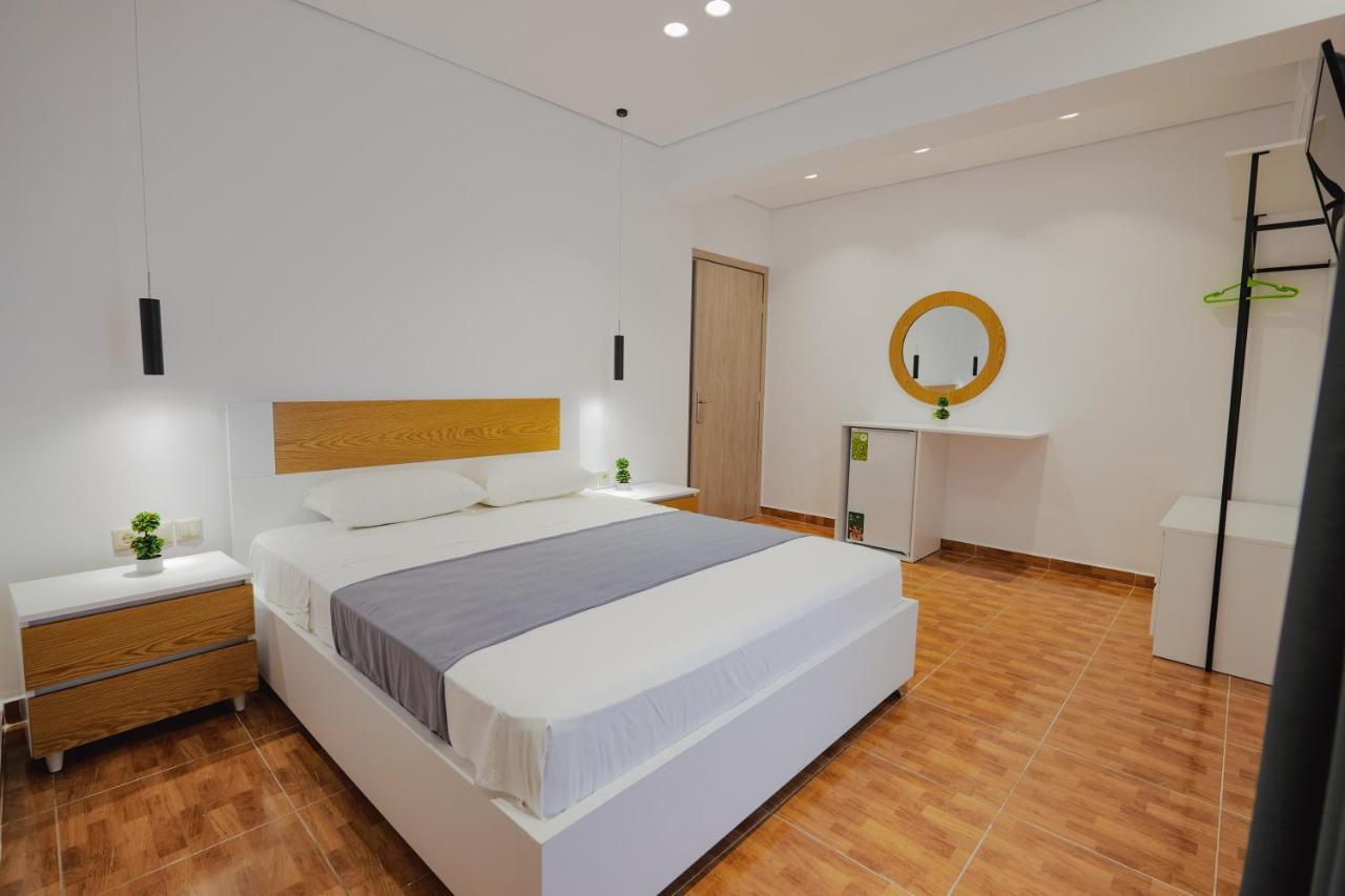 Apartments & Hotel Eleanna Sarandë Exterior foto