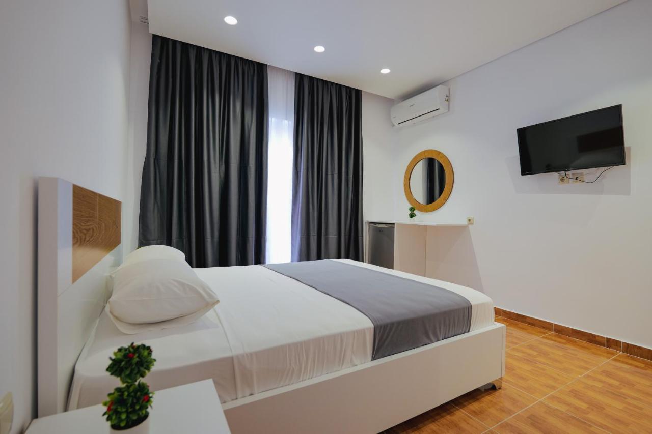 Apartments & Hotel Eleanna Sarandë Exterior foto